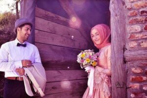 Bir demet çiçeğin bile mutlu ettiği
kadınları, üzmeyi başarabilmek, ayrı bir
yetenek. .