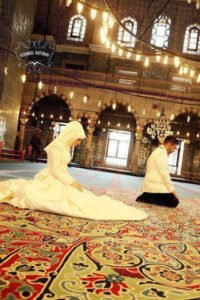 Evlenirken Allah'ın (c.c) rızasını esas
al ki ;
Göz kamaştıran sadece yüzükler
olmasın..