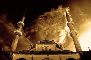 Bu sabah imam öyle bir ezan okudu ki , herkes yemeden
içmeden kesildi..:) Mehmet Yıldız