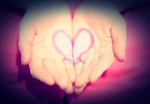 Sevmek duâ etmektir belkide.. Hiç kimse duymadan, Bilmeden, Sessizce..