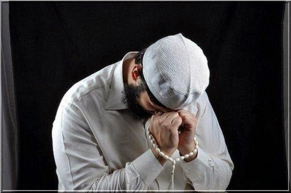 Bir derdin, sıkıntın olunca Allah'a aç . .
Çünkü seni ne olursa dinler..