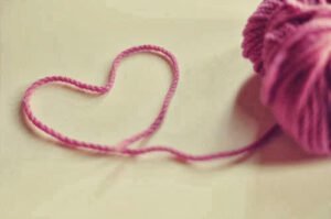 Sonra sen geldin aklıma ve dedim ki;
Acaba yatsıyı kılmış mıdır?