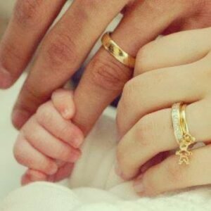 Annen kadar olamam..
9 ay 10 gün karnımda taşımadım seni,
taşıyamam da..