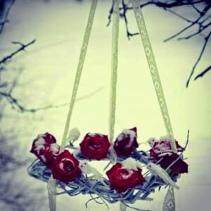 " Bazen ne yaparsan yap yaranamıyorsun…
Ve yaranamadıkça yaralanıyorsun… "