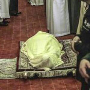 " Bu yerde yatan Kral Abdullah. Ne krallık kalmış ne başka bi
şey. İşte bu dünyanın özeti."