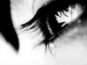 Sevmek onunla olmak onun elini tutmak onu opmek değildir gerçekten sevmek hergece onun hayaliyle uyumak onunla kalmaktır…