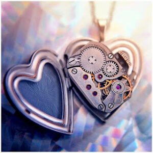 İnsanlar hakkında ne de kolay hüküm veriyoruz, Peygamber Efendimizin (sav) “Açıpta kalbine mi baktın?” uyarısına aldırmaksızın…