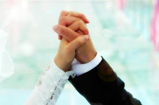 Sadakat,  bir çift göz uğruna iki cihândan vazgeçmektir.  ~  Serdar Tuncer