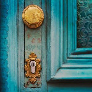 Açılır kapılar, Açılırsa elimiz.  -İbrahim Tenekeci