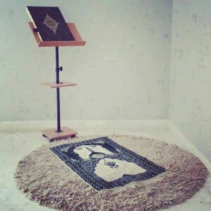 Seni sessiz bir köşeye çeken yar gibidir namaz..!!  – SENAİ DEMİRCİ